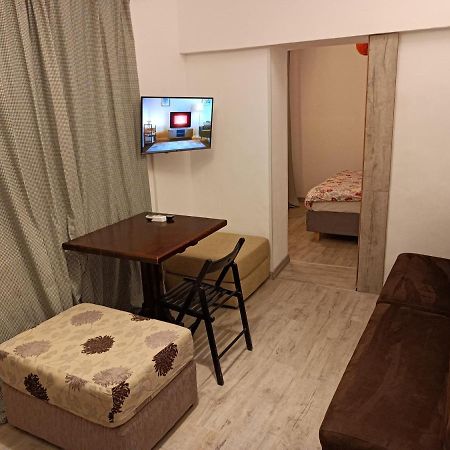 Lux Apartament In The Bubble Of Piata Romana Bukarest Kültér fotó