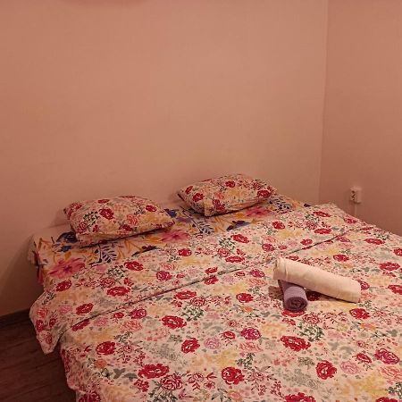 Lux Apartament In The Bubble Of Piata Romana Bukarest Kültér fotó