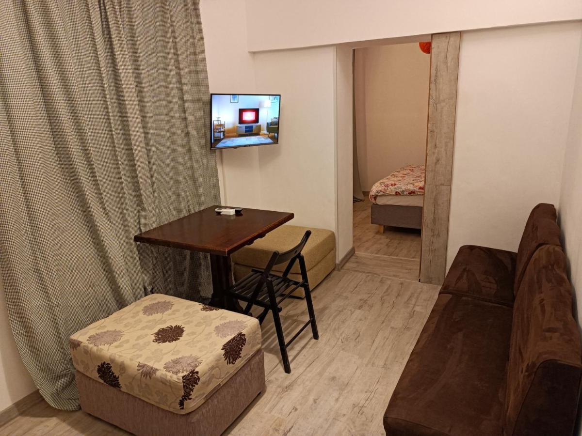 Lux Apartament In The Bubble Of Piata Romana Bukarest Kültér fotó