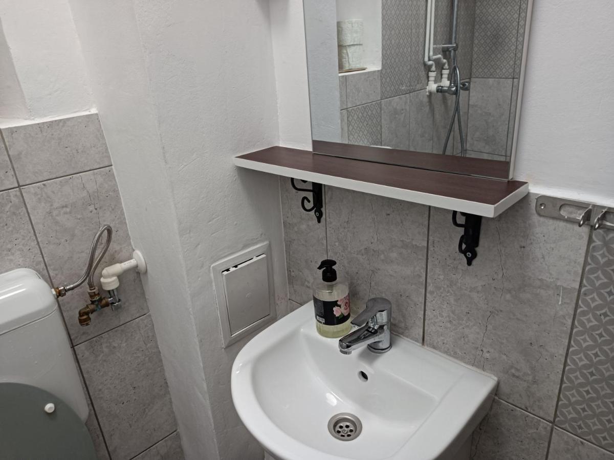 Lux Apartament In The Bubble Of Piata Romana Bukarest Kültér fotó