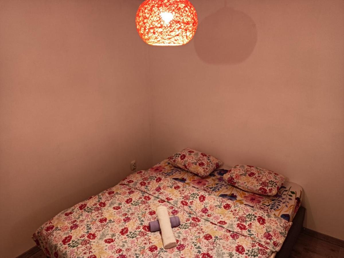Lux Apartament In The Bubble Of Piata Romana Bukarest Kültér fotó
