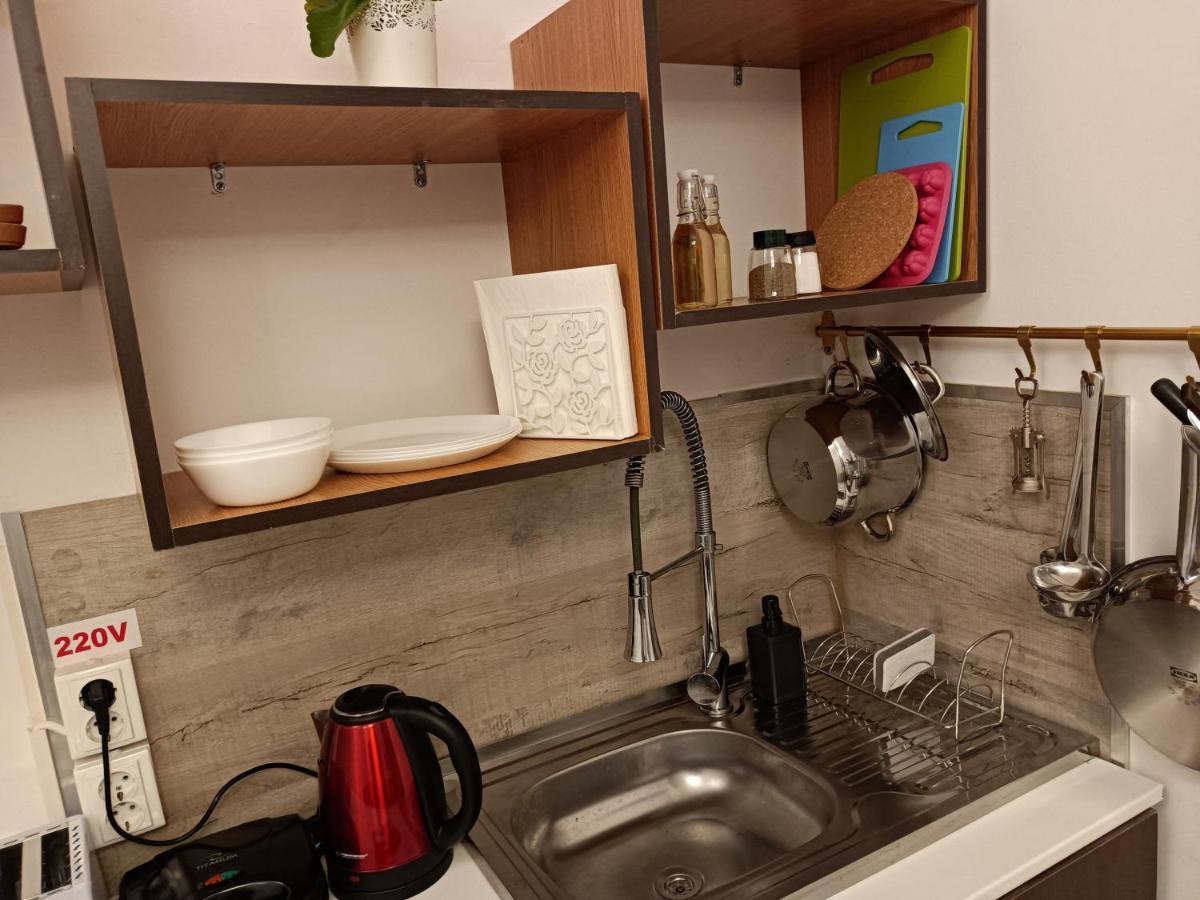 Lux Apartament In The Bubble Of Piata Romana Bukarest Kültér fotó