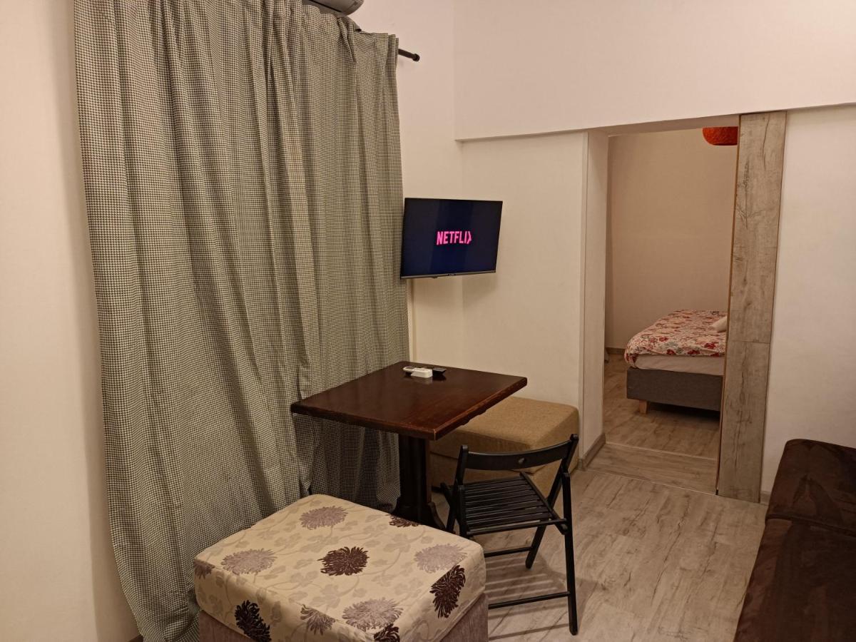 Lux Apartament In The Bubble Of Piata Romana Bukarest Kültér fotó